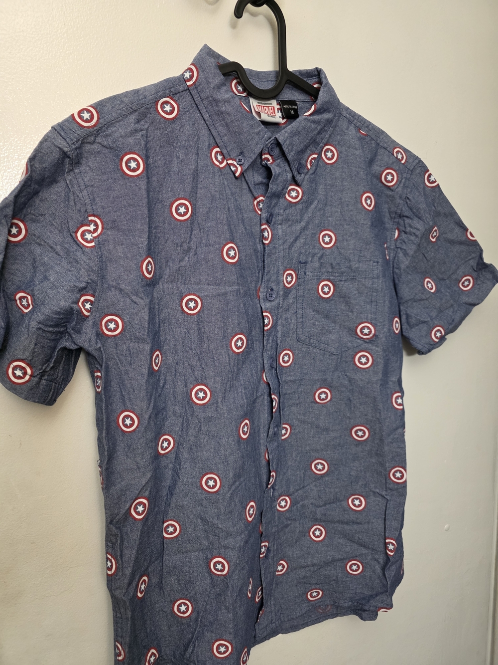 Marvel Blue Captain America Shield Short-Sleeve Button-Up Shirt